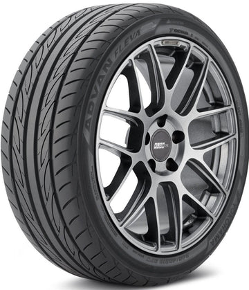 215/55R17 YOKOHAMA ADVAN FLEVA V701 94W