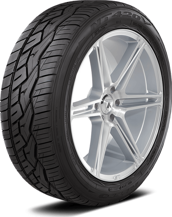 305/50R20 NITTO NT420V 120H